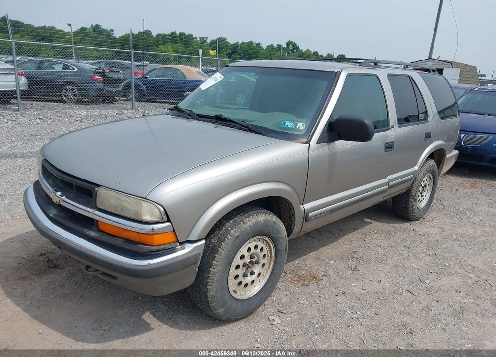 2001 CHEVROLET BLAZER LS VIN: 1GNDT13W212105490
