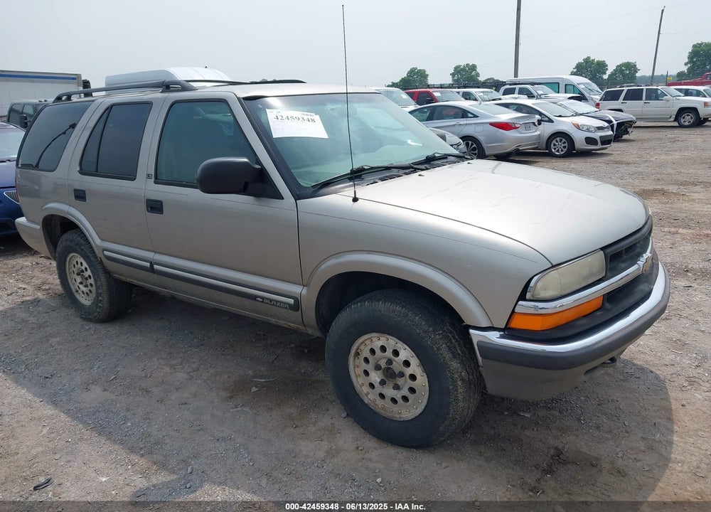 2001 CHEVROLET BLAZER LS VIN: 1GNDT13W212105490