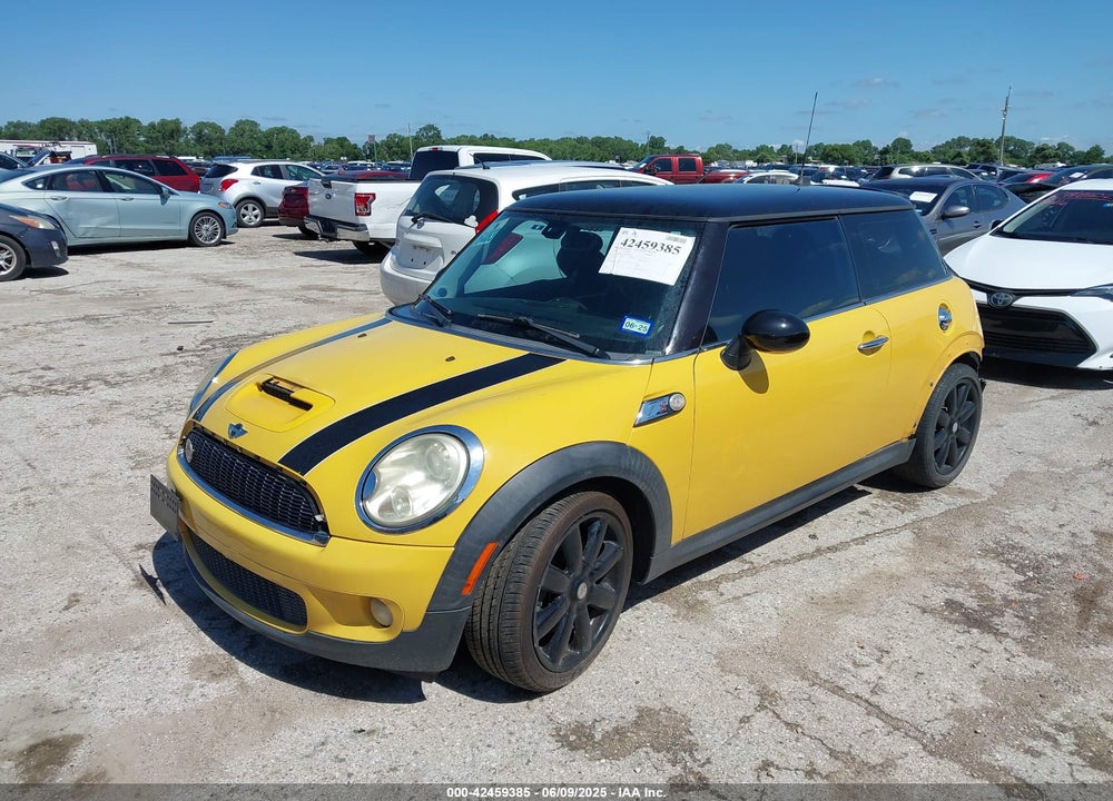 2009 MINI COOPER S VIN: WMWMF73579TW86675