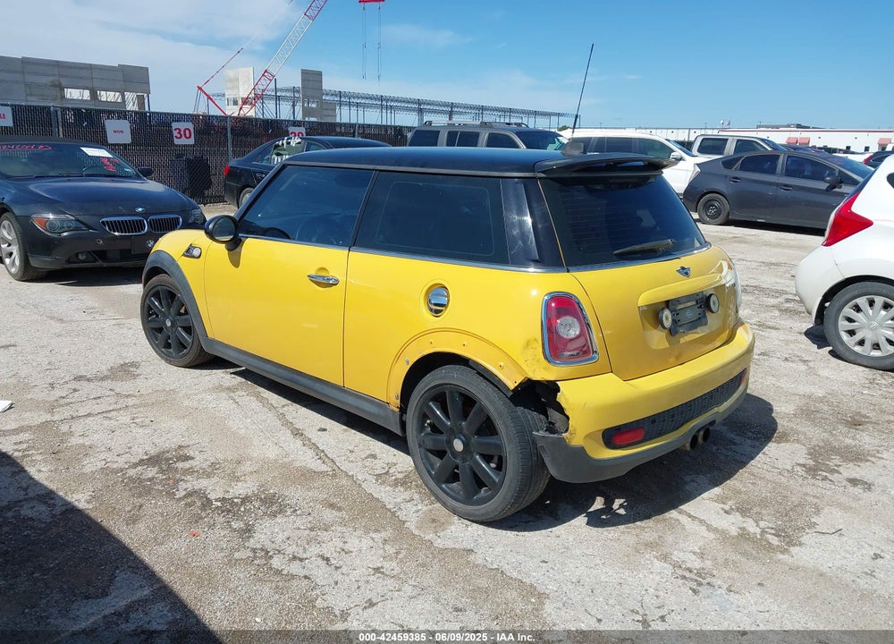 2009 MINI COOPER S VIN: WMWMF73579TW86675