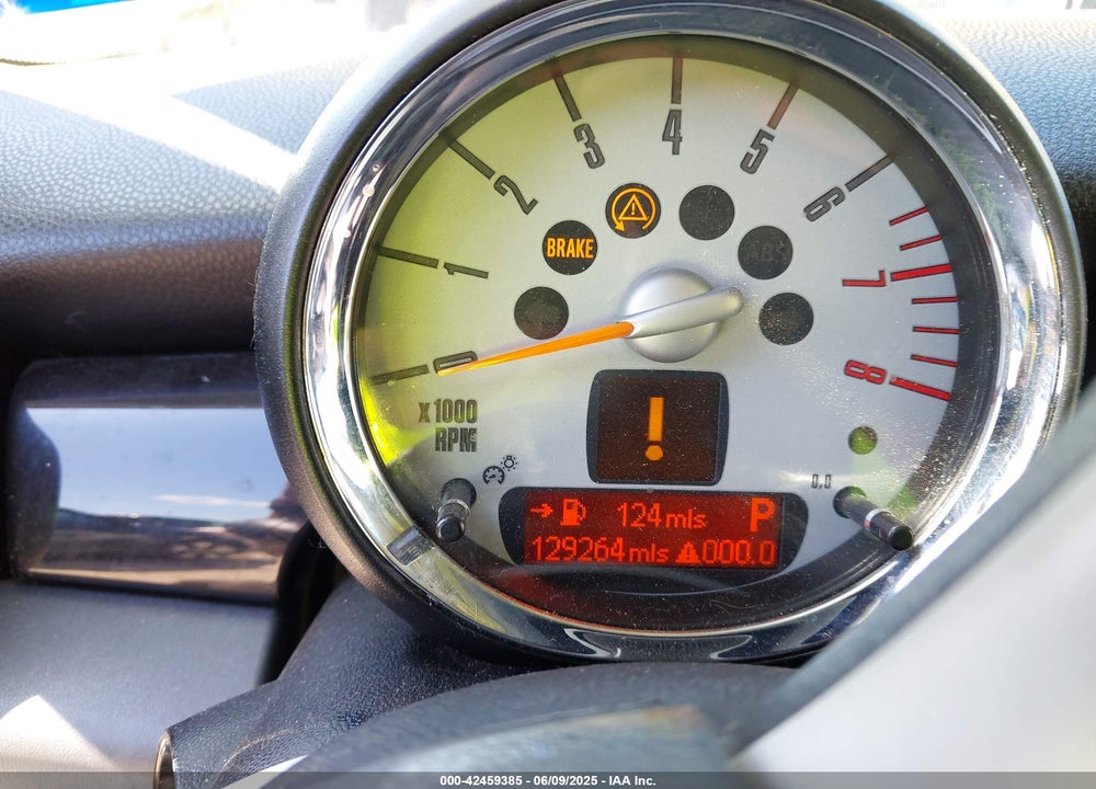 2009 MINI COOPER S VIN: WMWMF73579TW86675