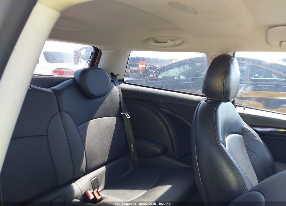 2009 MINI COOPER S VIN: WMWMF73579TW86675