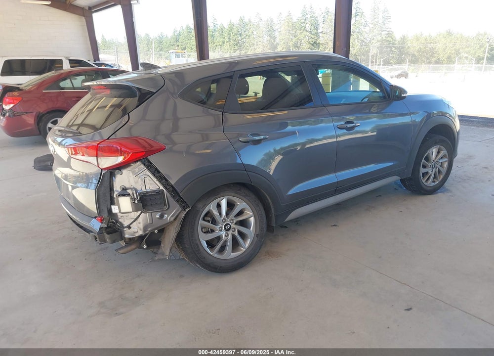 2017 HYUNDAI TUCSON SE PLUS VIN: KM8J33A43HU450627