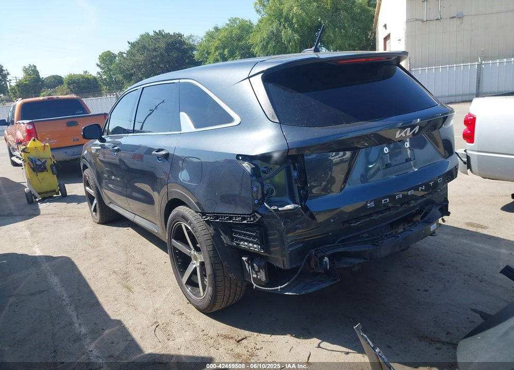 2022 KIA SORENTO VIN: 5XYRG4LC8NG115947
