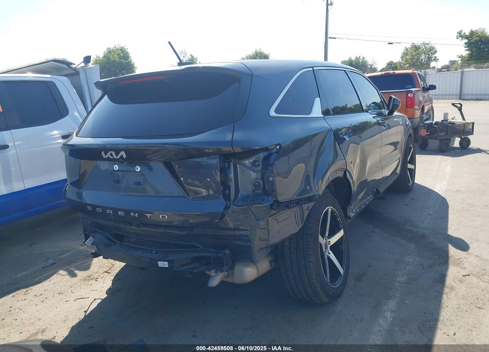 2022 KIA SORENTO VIN: 5XYRG4LC8NG115947