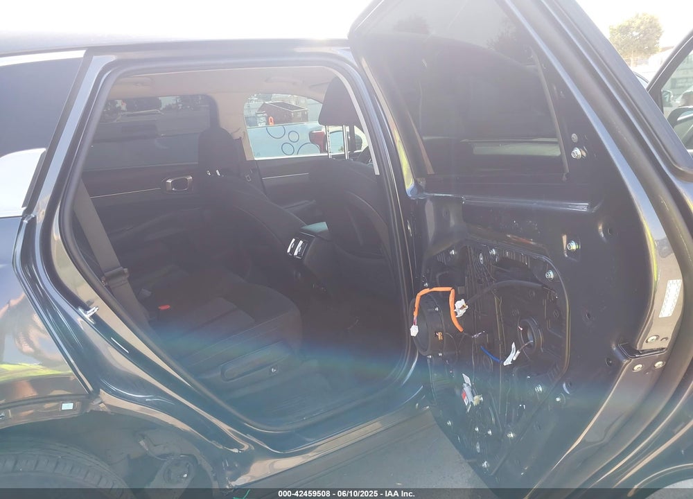2022 KIA SORENTO VIN: 5XYRG4LC8NG115947