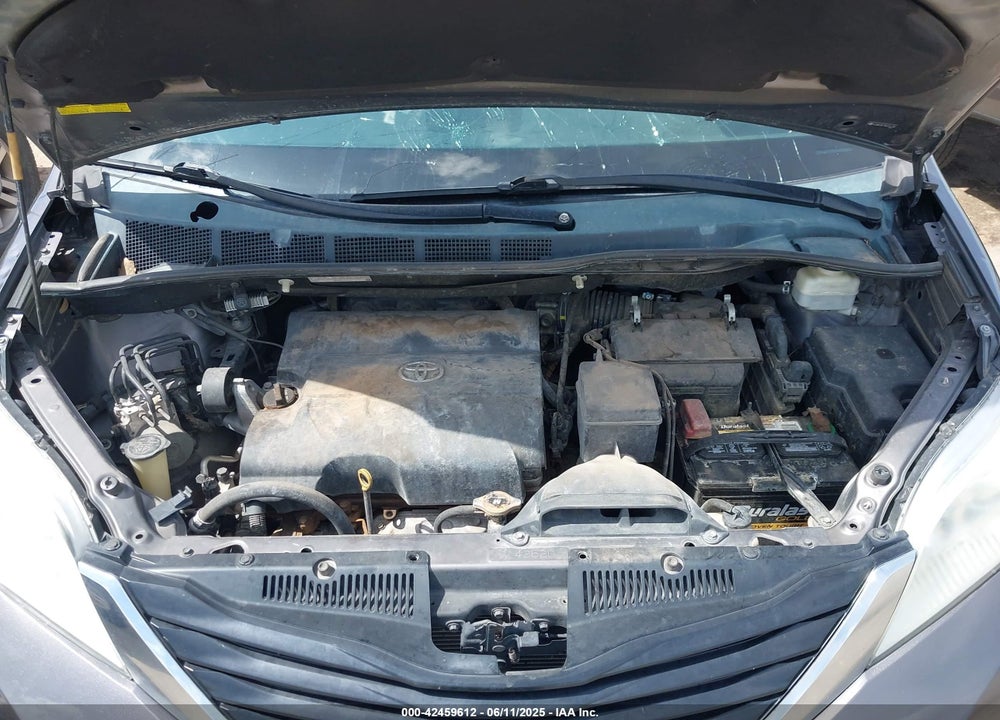 2013 TOYOTA SIENNA LE V6 8 PASSENGER VIN: 5TDKK3DC1DS322738