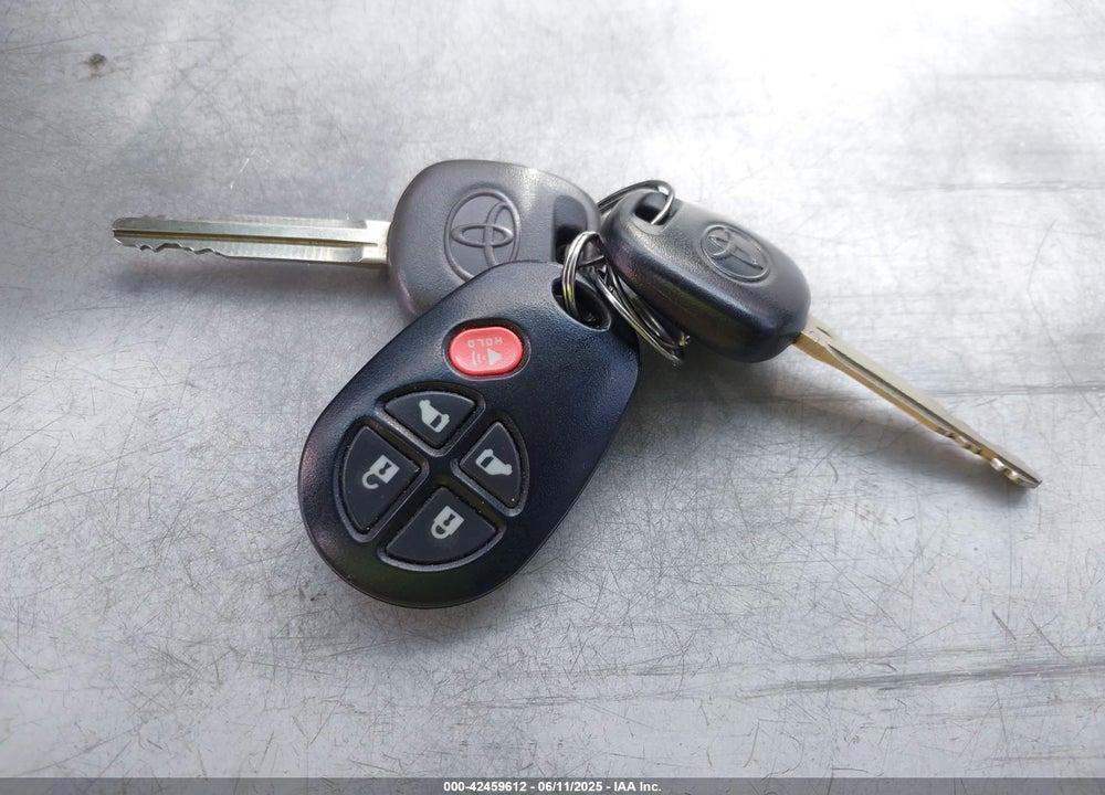 2013 TOYOTA SIENNA LE V6 8 PASSENGER VIN: 5TDKK3DC1DS322738