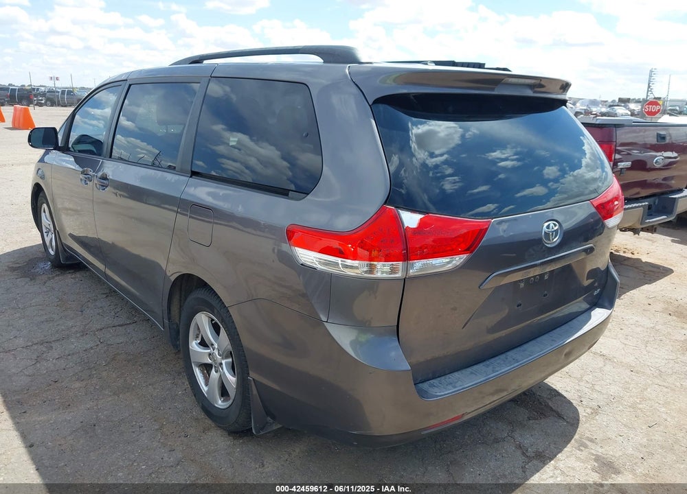 2013 TOYOTA SIENNA LE V6 8 PASSENGER VIN: 5TDKK3DC1DS322738