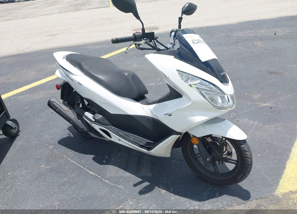 2015 HONDA PCX 150 VIN: RLHKF1808FY002476