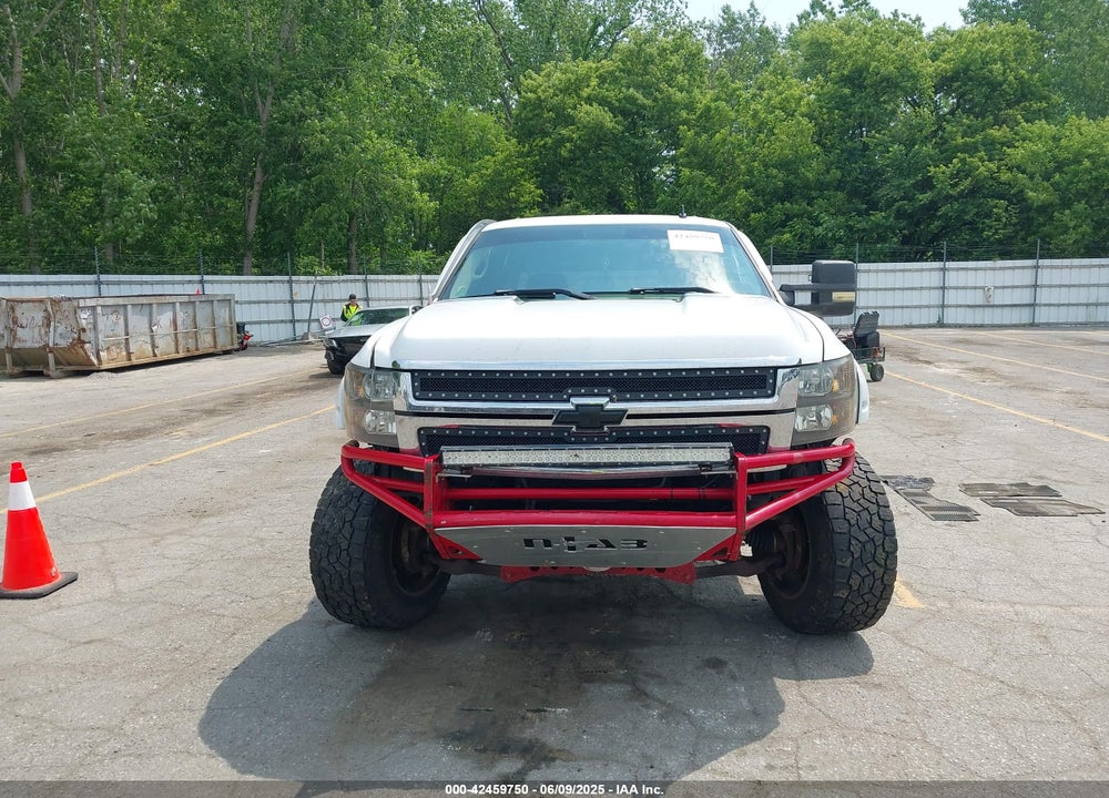 2008 CHEVROLET SILVERADO 2500HD WORK TRUCK VIN: 1GCHK236X8F202149
