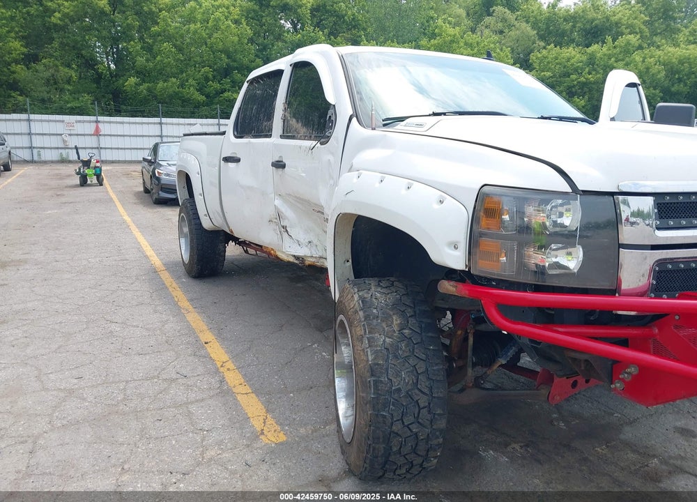 2008 CHEVROLET SILVERADO 2500HD WORK TRUCK VIN: 1GCHK236X8F202149