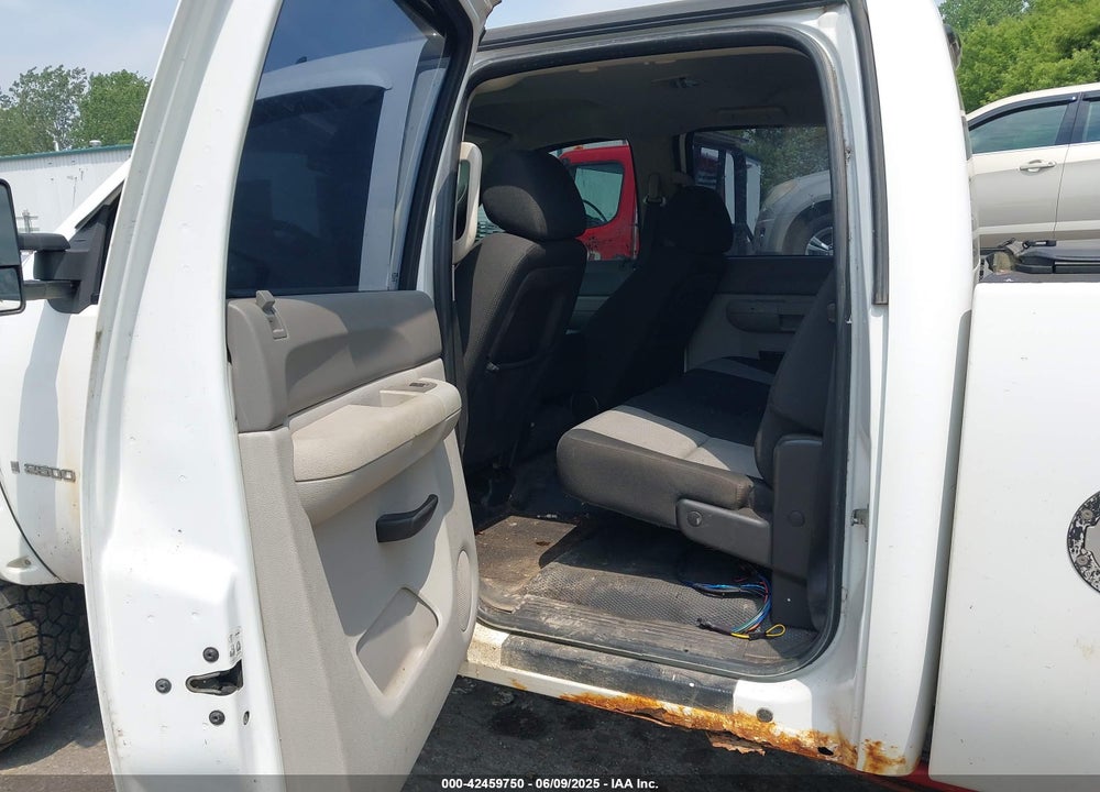 2008 CHEVROLET SILVERADO 2500HD WORK TRUCK VIN: 1GCHK236X8F202149