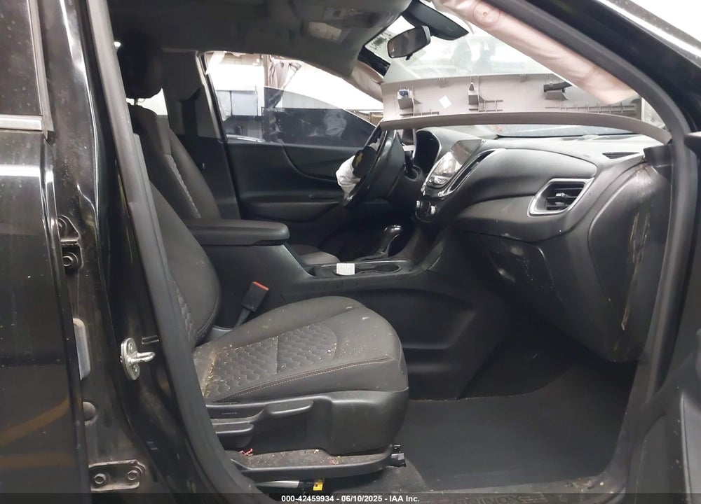 2019 CHEVROLET EQUINOX VIN: 2GNAXUEV0K6278569