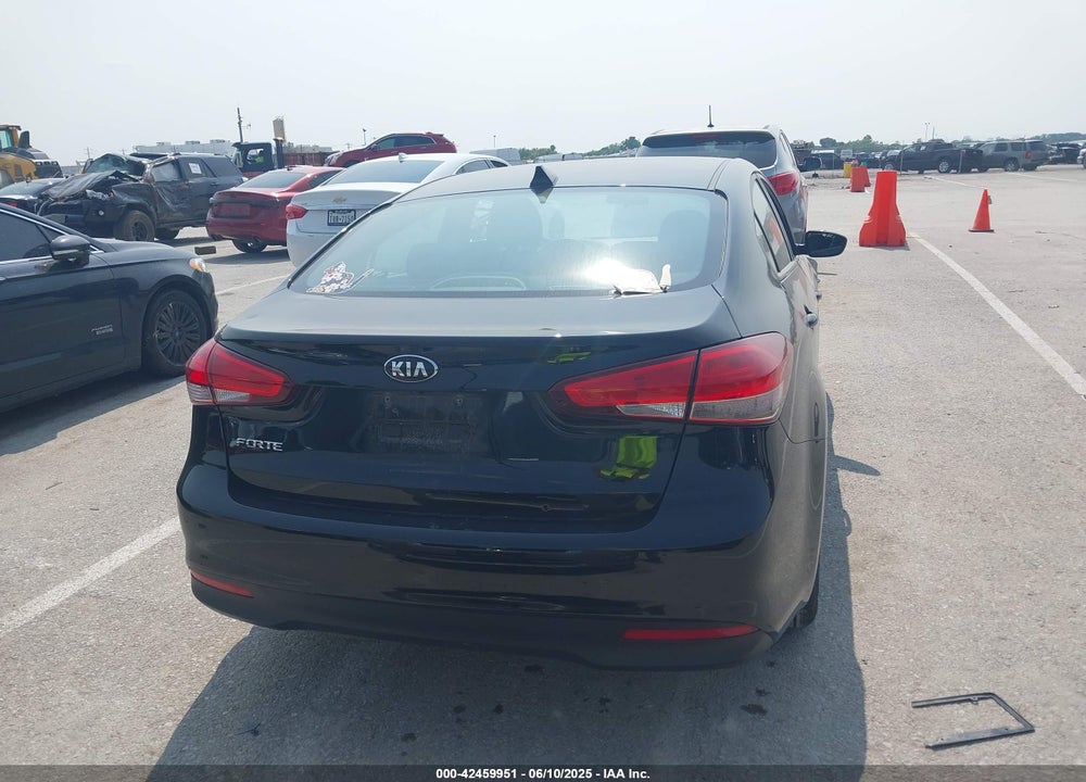 2018 KIA FORTE VIN: 3KPFL4A72JE255424