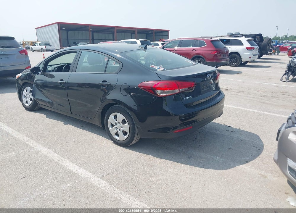 2018 KIA FORTE VIN: 3KPFL4A72JE255424