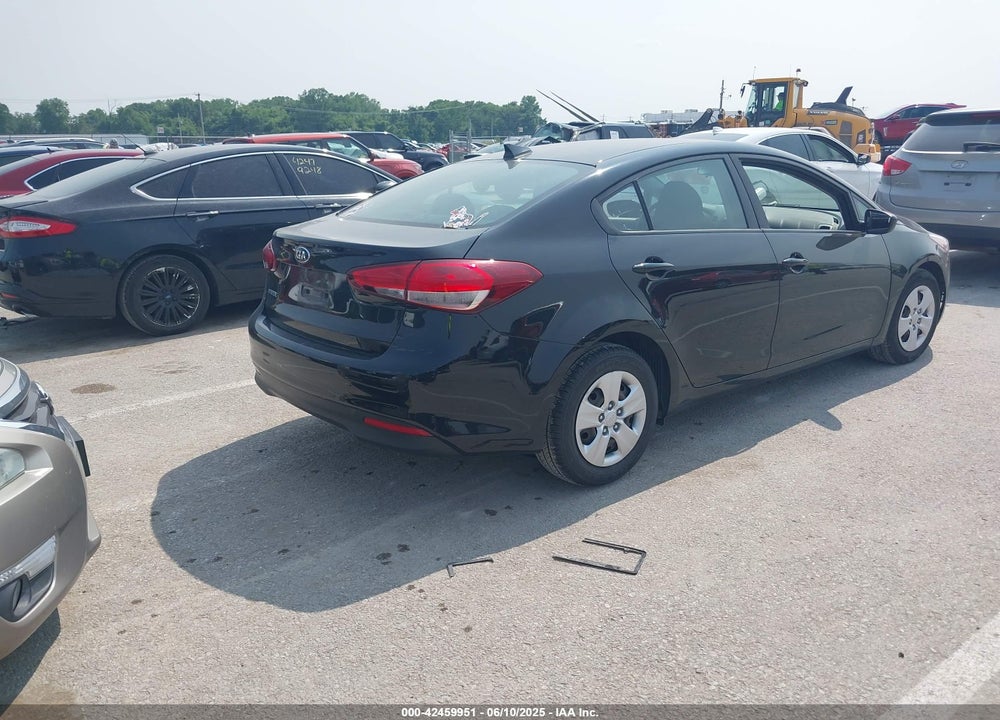 2018 KIA FORTE VIN: 3KPFL4A72JE255424