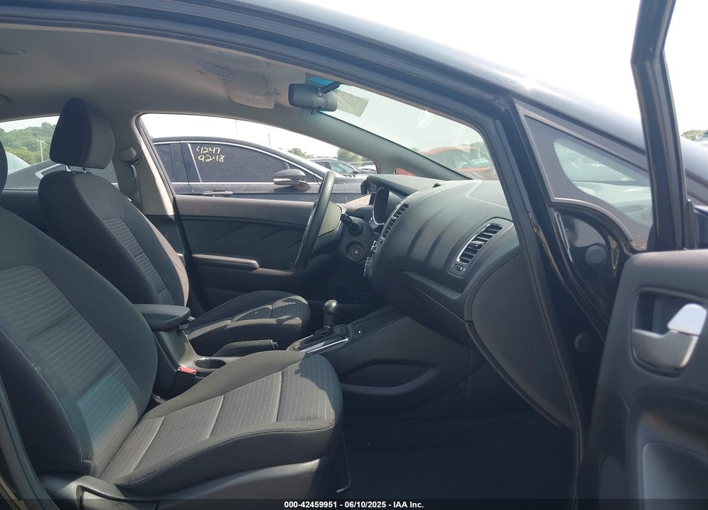 2018 KIA FORTE VIN: 3KPFL4A72JE255424