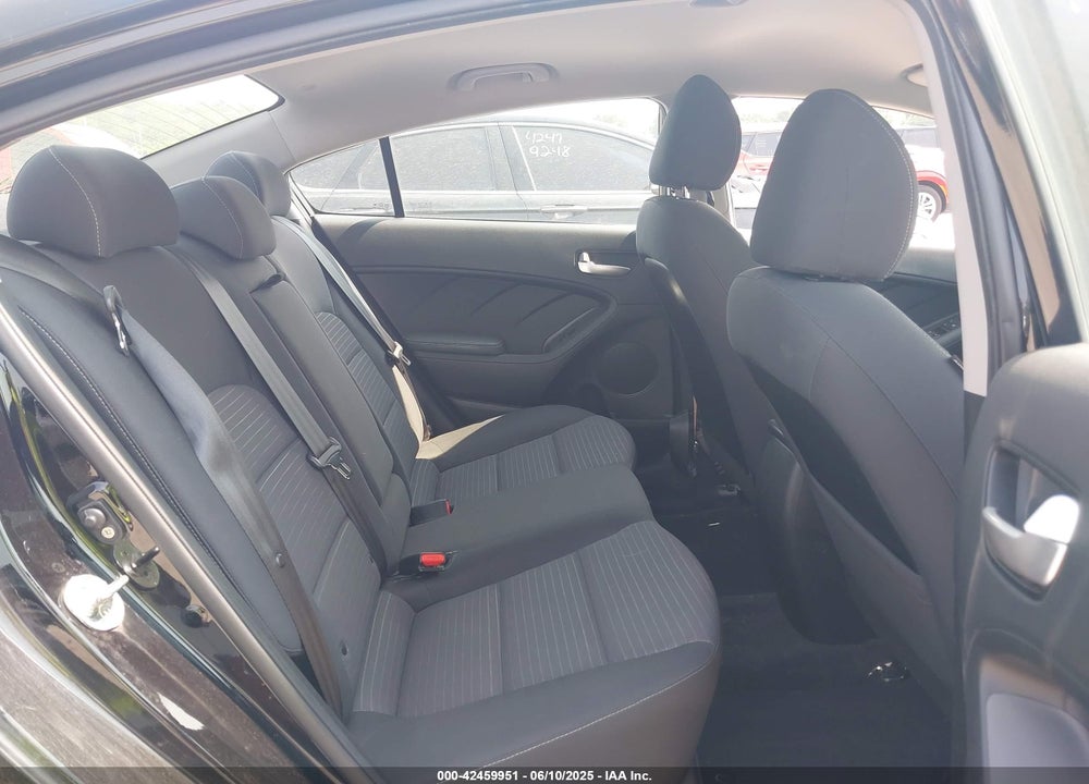 2018 KIA FORTE VIN: 3KPFL4A72JE255424