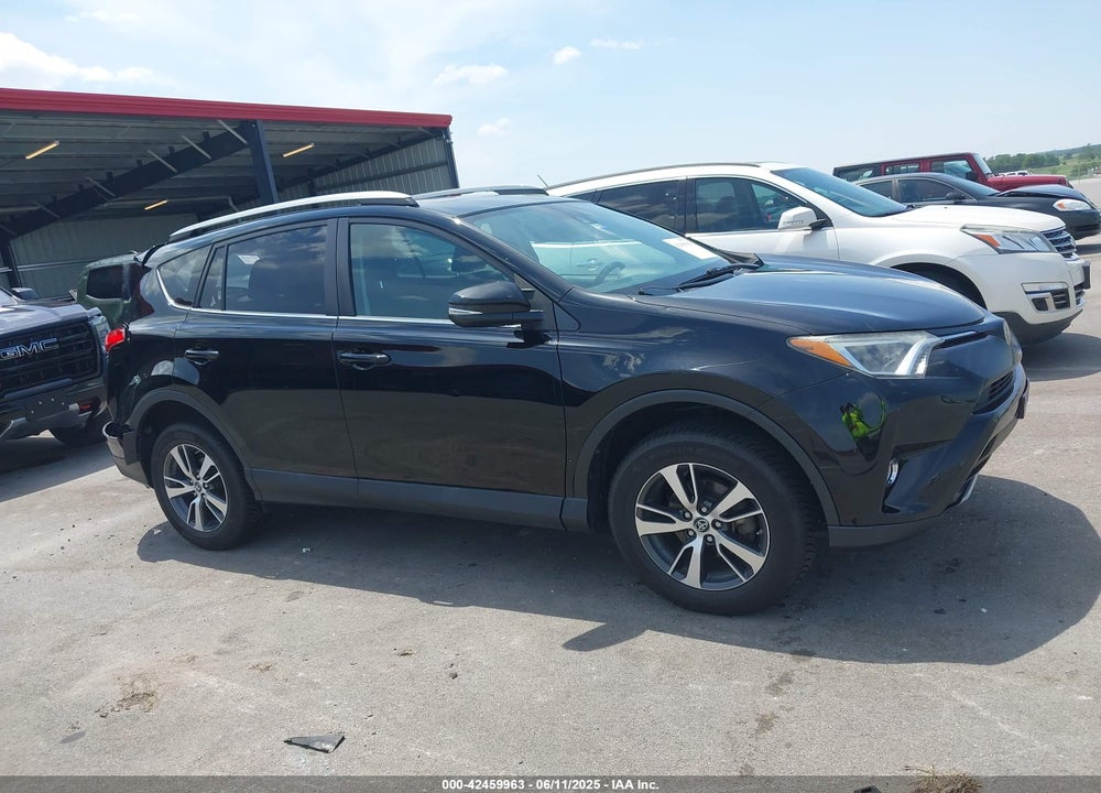 2017 TOYOTA RAV4 XLE VIN: 2T3RFREV9HW604622