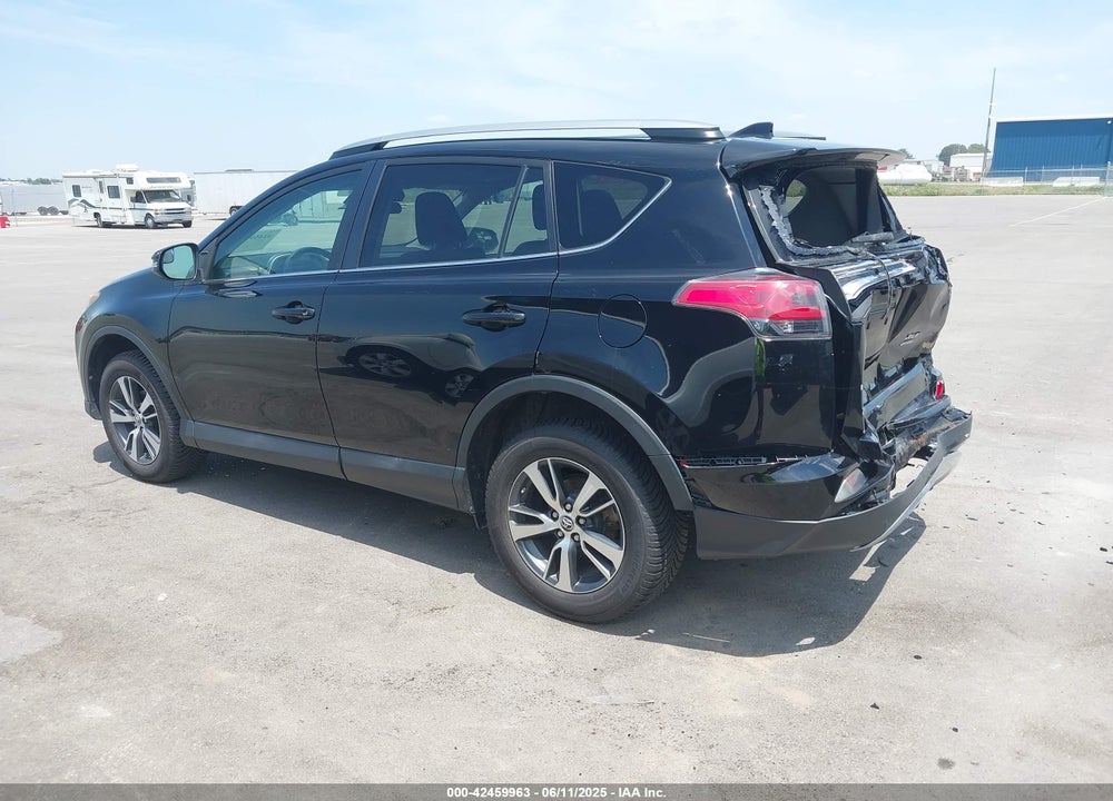 2017 TOYOTA RAV4 XLE VIN: 2T3RFREV9HW604622