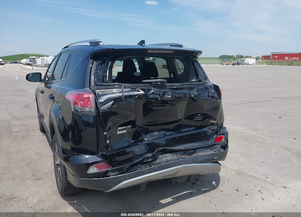 2017 TOYOTA RAV4 XLE VIN: 2T3RFREV9HW604622