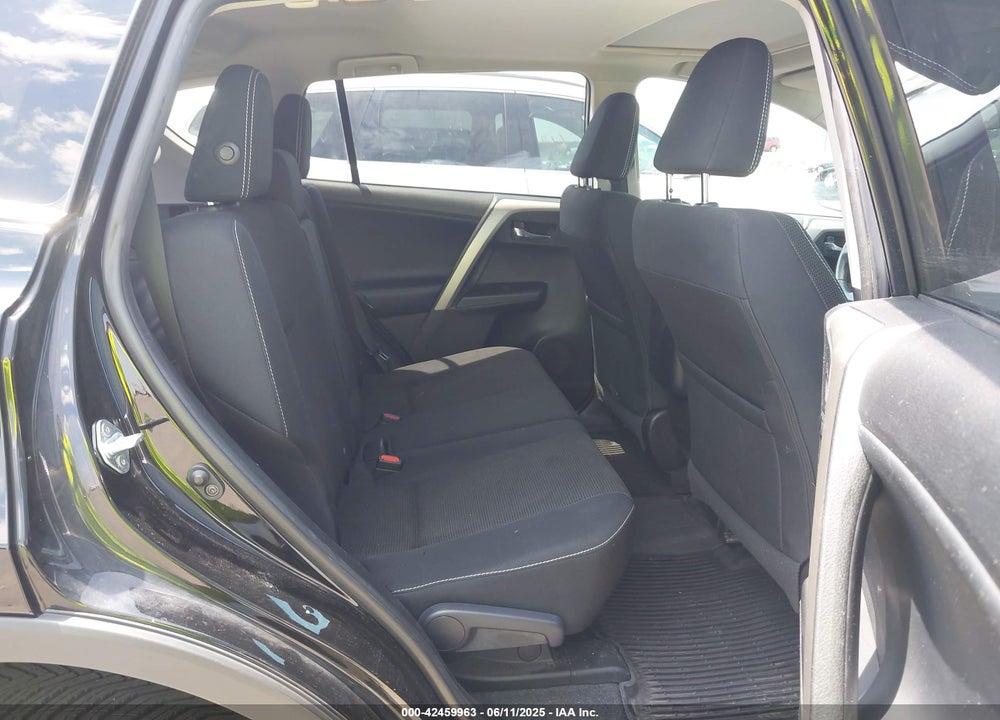 2017 TOYOTA RAV4 XLE VIN: 2T3RFREV9HW604622