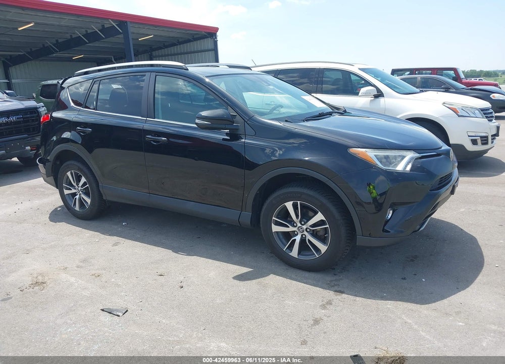2017 TOYOTA RAV4 XLE VIN: 2T3RFREV9HW604622