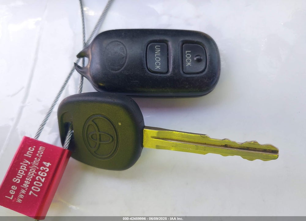 2003 TOYOTA PRIUS VIN: JT2BK18U830082864