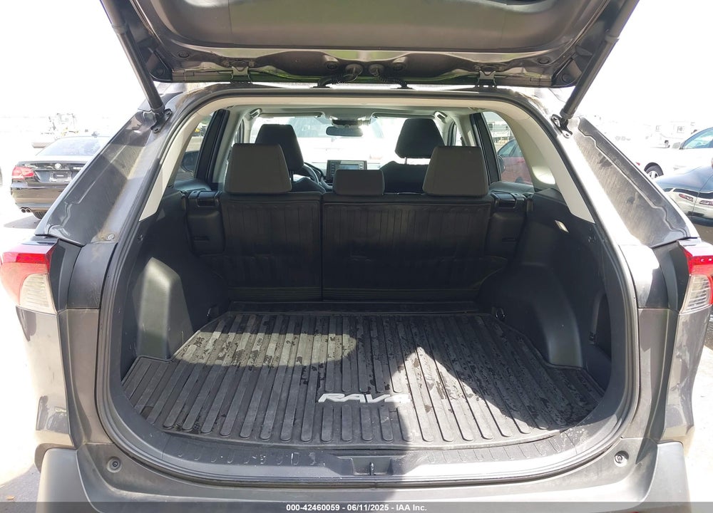 2022 TOYOTA RAV4 VIN: 2T3P1RFVXNC303200