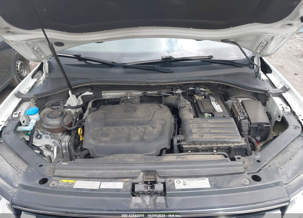 2018 VOLKSWAGEN TIGUAN VIN: 3VV2B7AX4JM119600