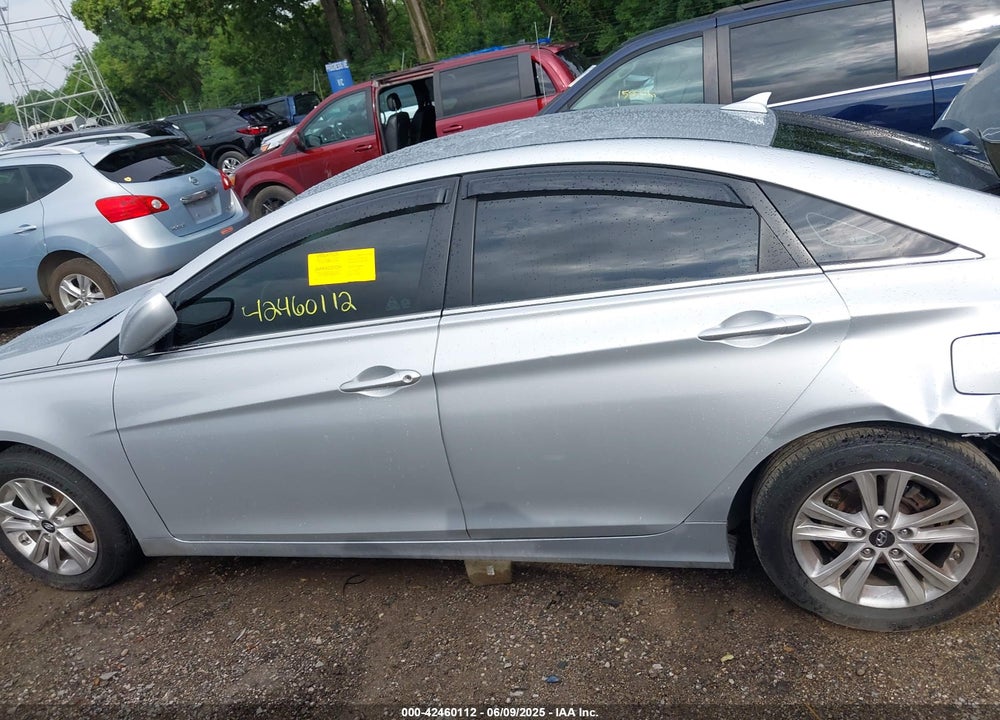 2013 HYUNDAI SONATA VIN: 5NPEB4AC2DH729822