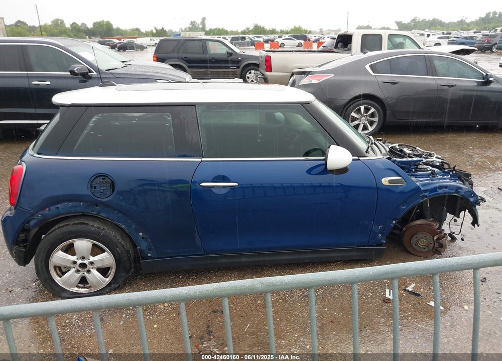 2018 MINI COOPER VIN: WMWXP5C50J2G64237