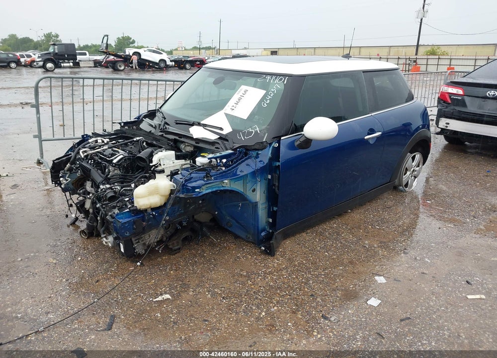 2018 MINI COOPER VIN: WMWXP5C50J2G64237