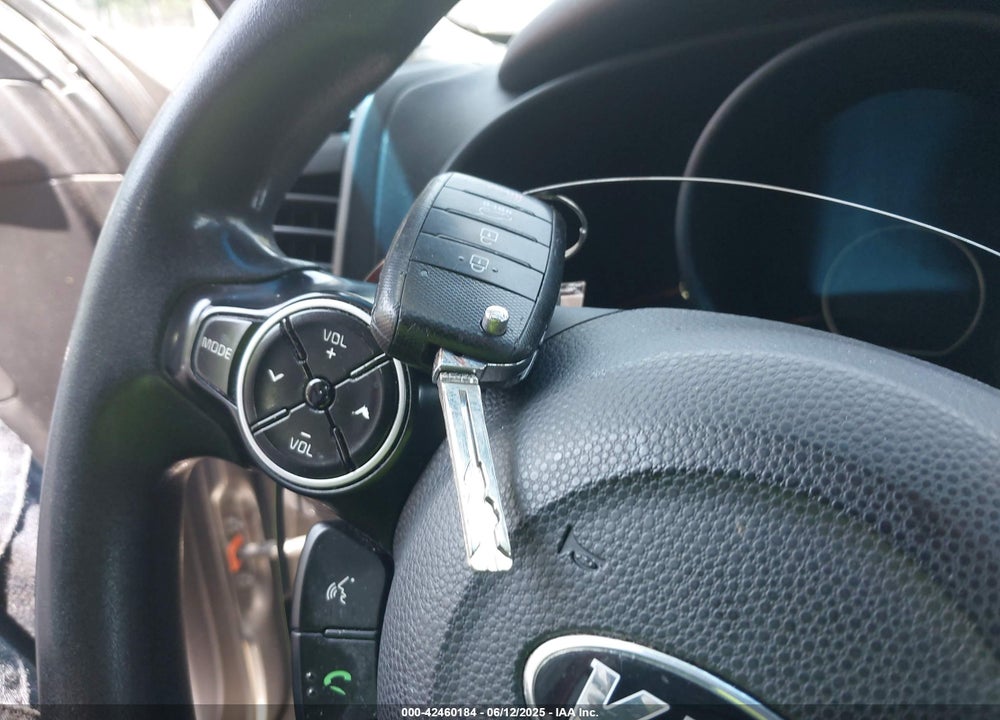 2015 KIA SOUL VIN: KNDJN2A23F7205779