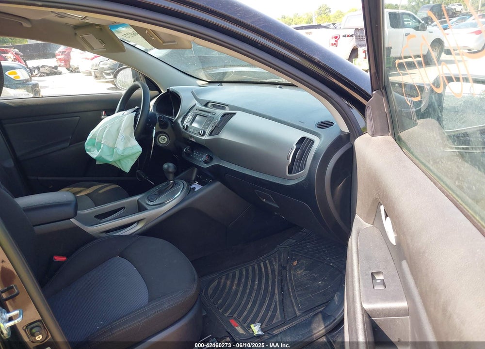2016 KIA SPORTAGE VIN: KNDPB3AC6G7794734