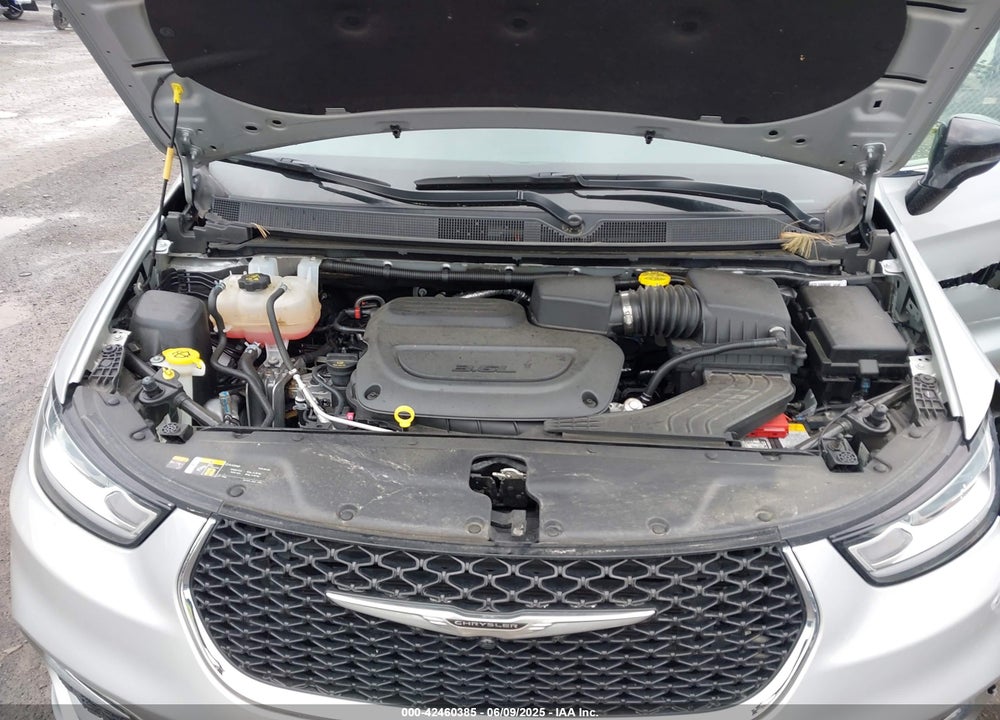 2024 CHRYSLER PACIFICA TOURING L VIN: 2C4RC1BG4RR146483