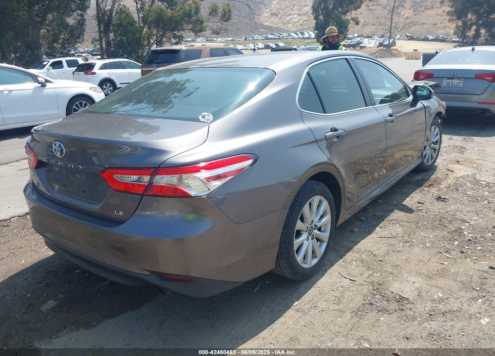 2018 TOYOTA CAMRY LE VIN: 4T1B11HK7JU535902