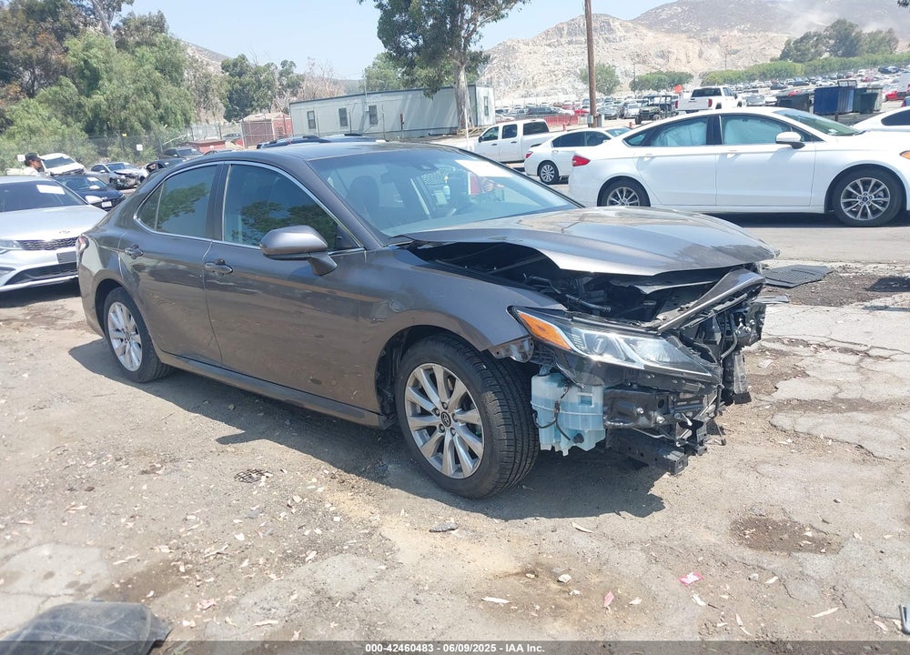 2018 TOYOTA CAMRY LE VIN: 4T1B11HK7JU535902