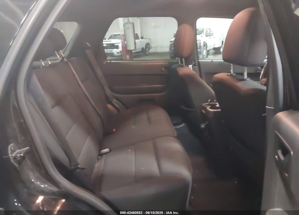 2009 FORD ESCAPE VIN: 1FMCU03739KC97207