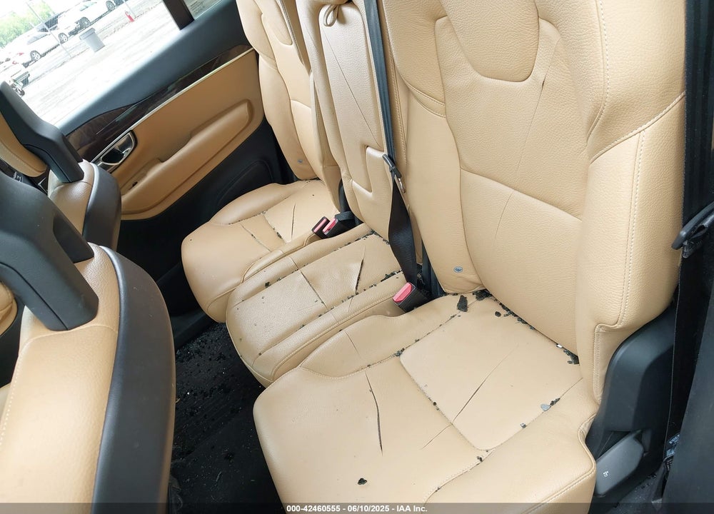 2016 VOLVO XC90 T6 MOMENTUM VIN: YV4A22PK8G1044864
