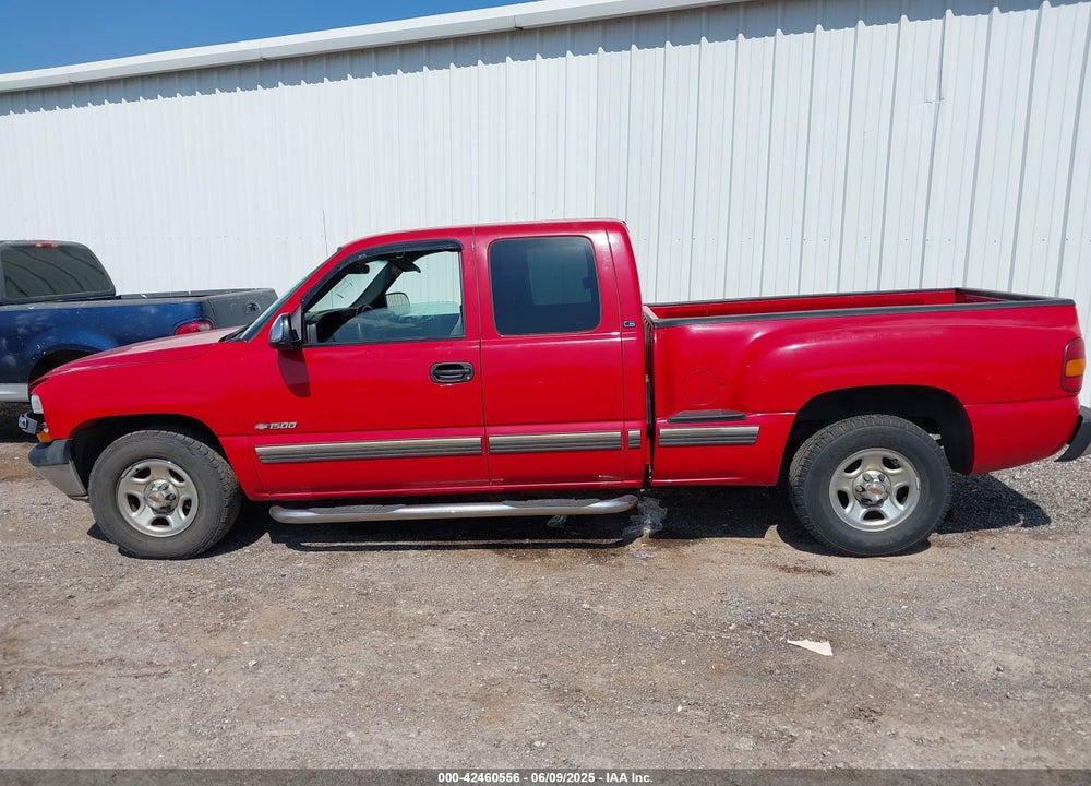 2001 CHEVROLET SILVERADO 1500 LS VIN: 2GCEC19V211224684