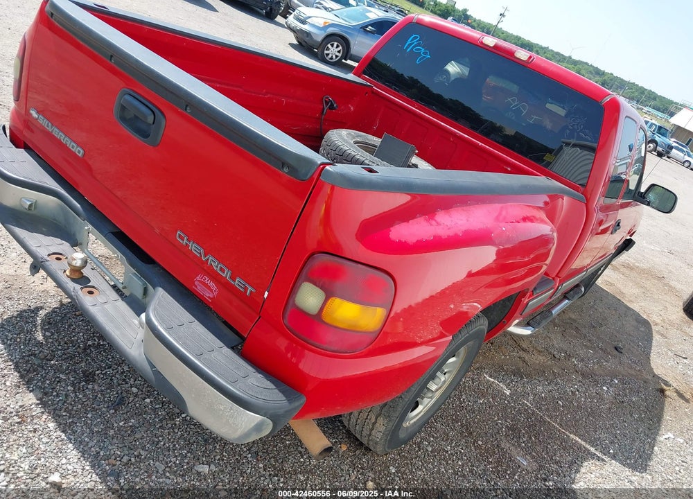 2001 CHEVROLET SILVERADO 1500 LS VIN: 2GCEC19V211224684