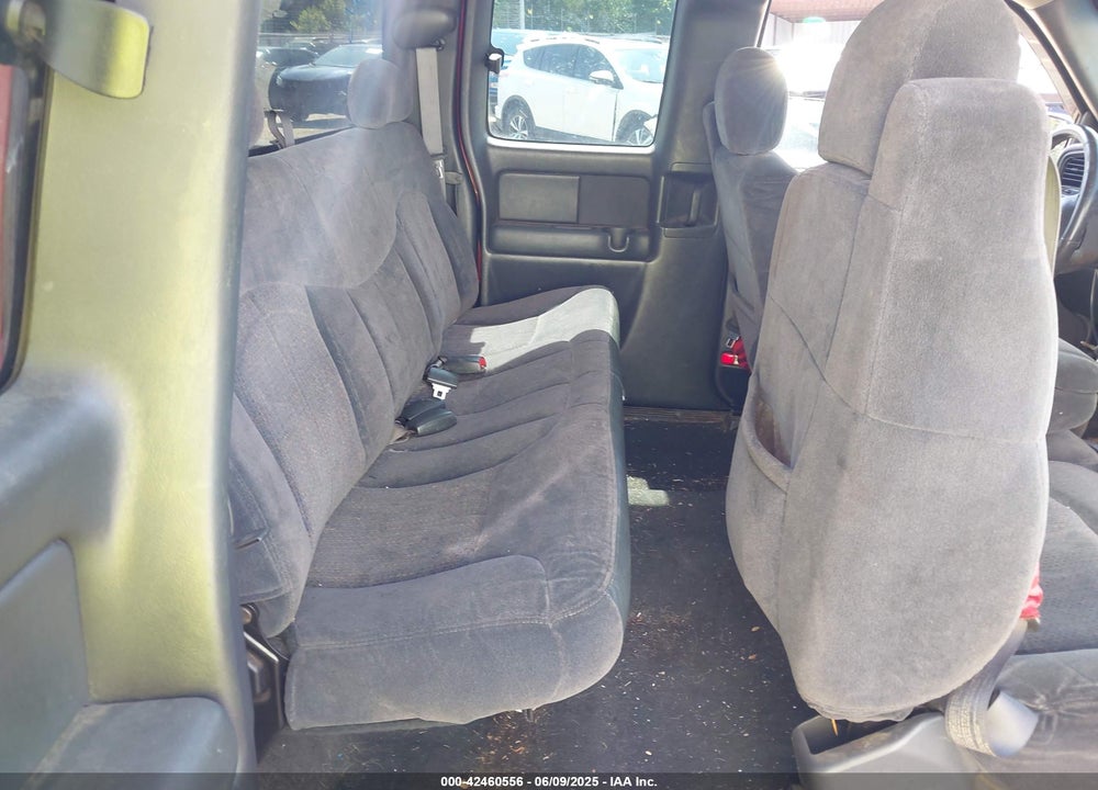 2001 CHEVROLET SILVERADO 1500 LS VIN: 2GCEC19V211224684