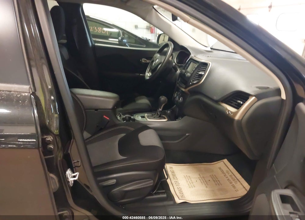 2015 JEEP CHEROKEE VIN: 1C4PJMAB8FW764171