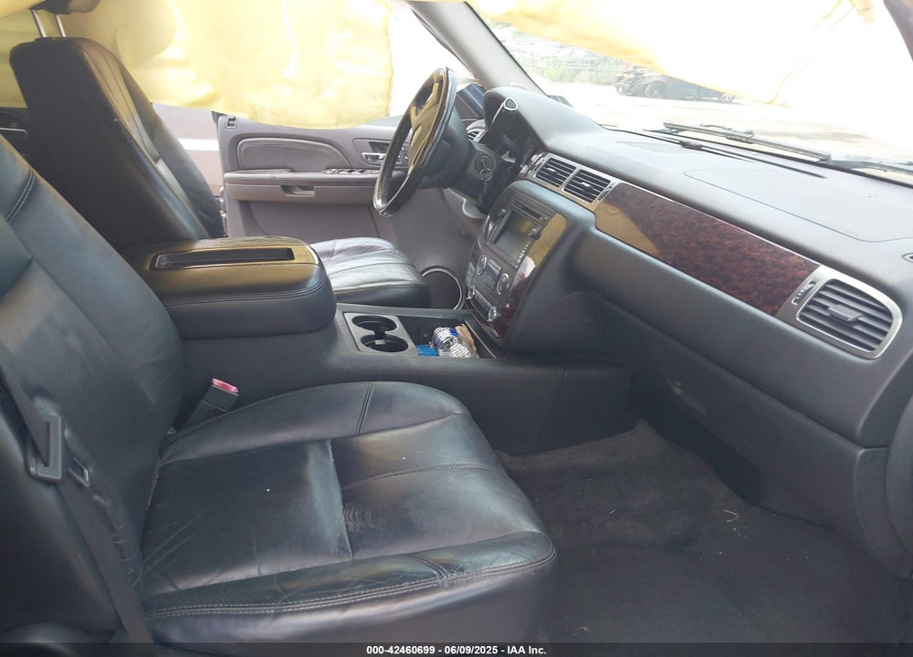 2007 GMC YUKON DENALI VIN: 1GKFK63817J328707