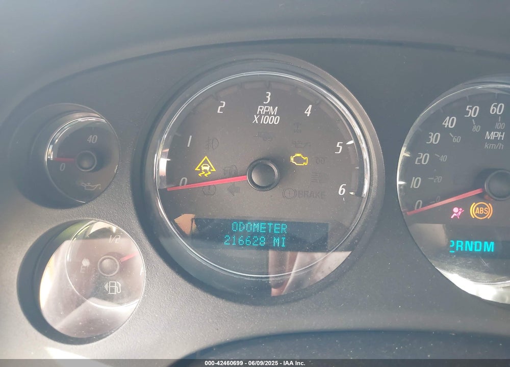 2007 GMC YUKON DENALI VIN: 1GKFK63817J328707