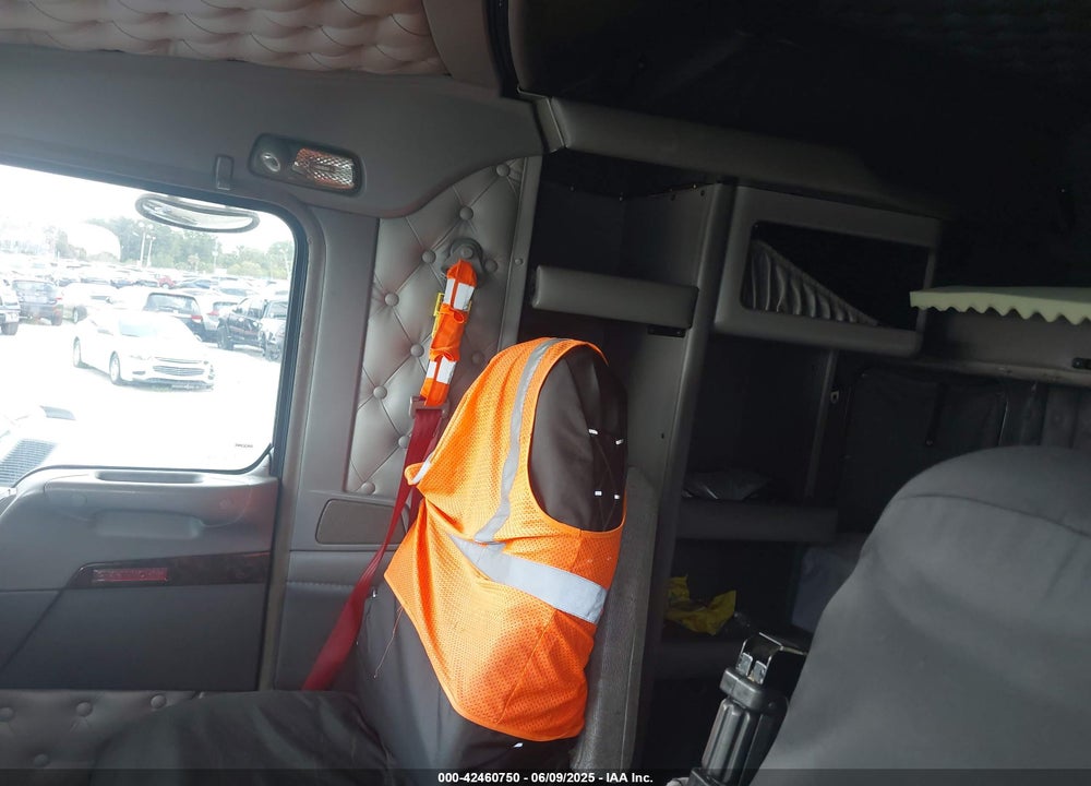 2013 KENWORTH CONSTRUCTION T660 VIN: 1XKADP9XXDJ346885