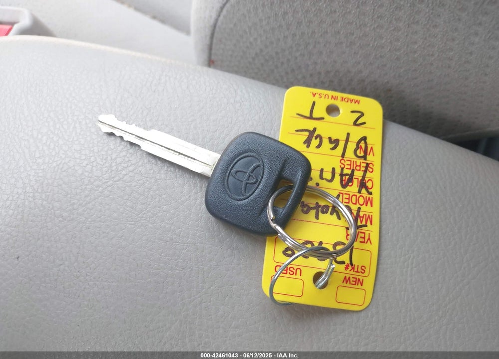 2009 TOYOTA YARIS VIN: JTDBT903091299706