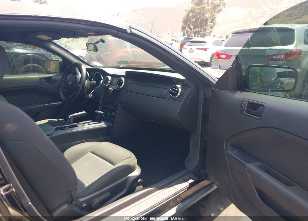 2005 FORD MUSTANG VIN: 1ZVFT84N455189166